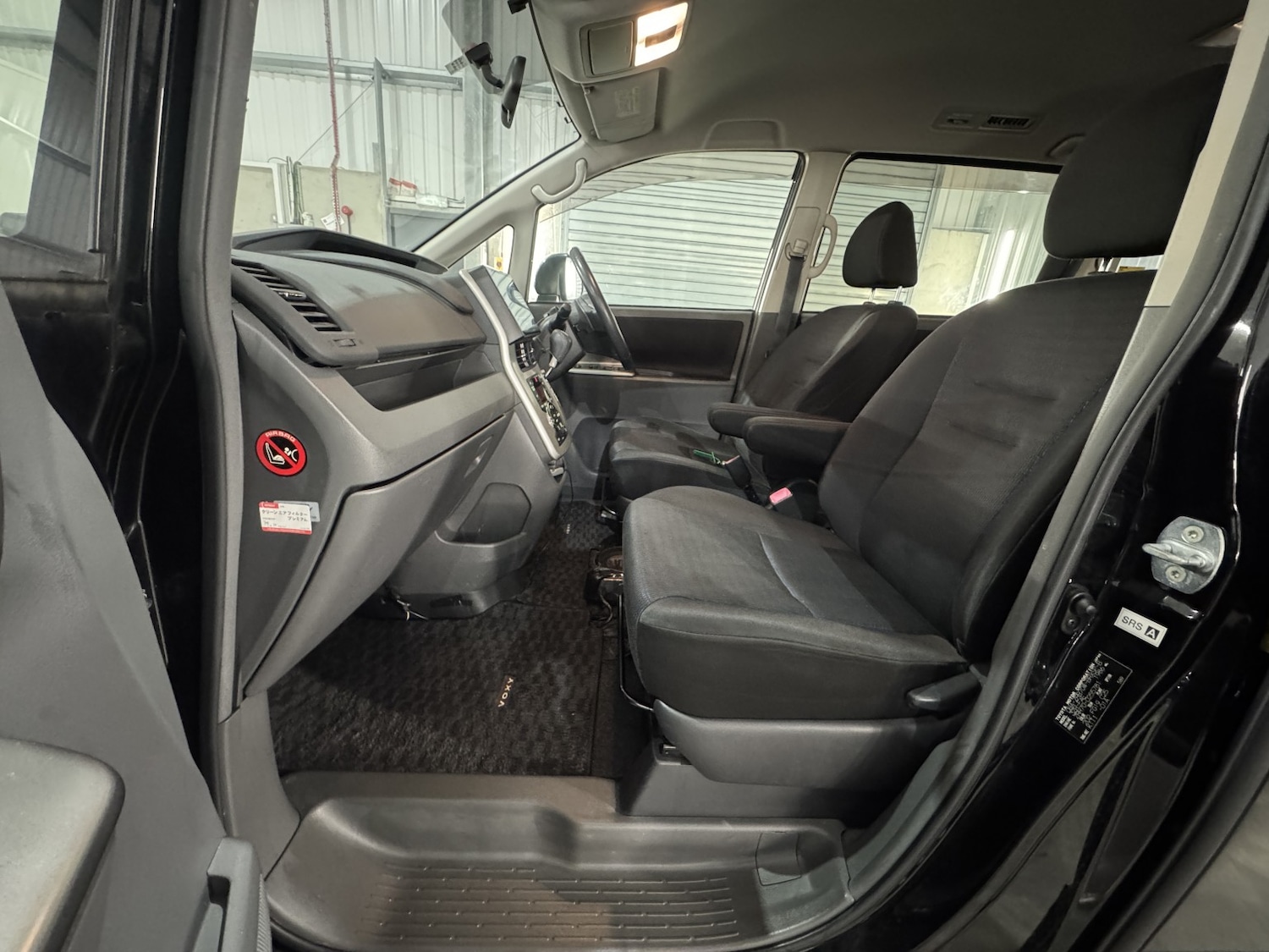 Used Toyota Voxy 2025 for sale - 77965552: Photo 11