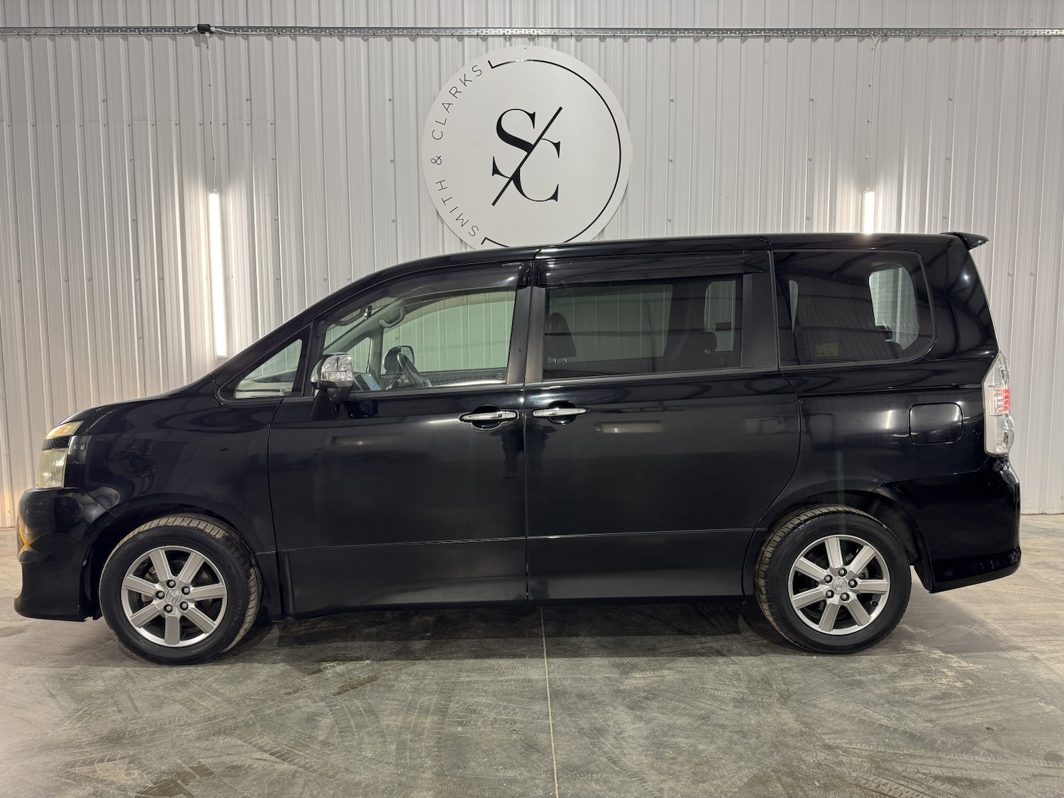 Used Toyota Voxy 2025 for sale - 77965552: Photo 5