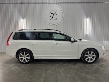 Used Volvo V70 2024 for sale - 78571548: Photo