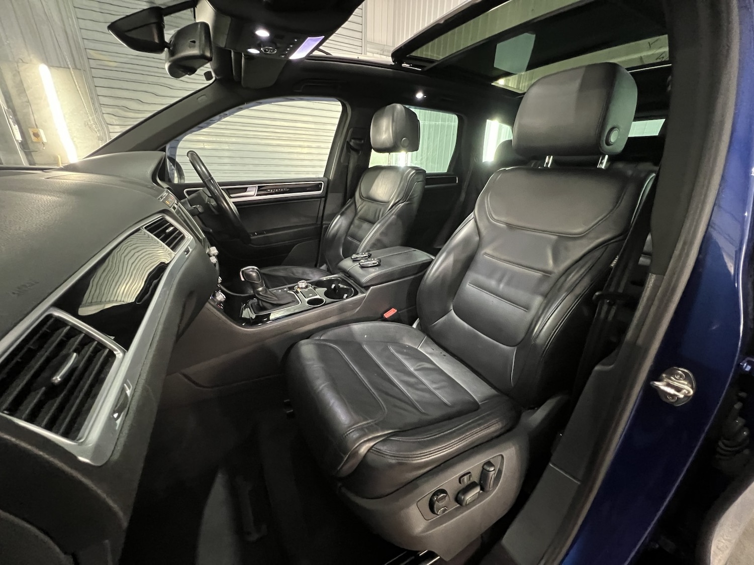 Used Volkswagen Touareg 2015 for sale - 77342648: Photo 12