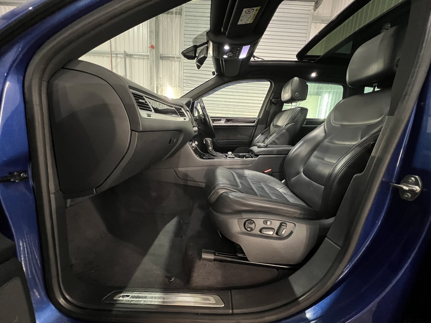 Used Volkswagen Touareg 2015 for sale - 77342648: Photo 13