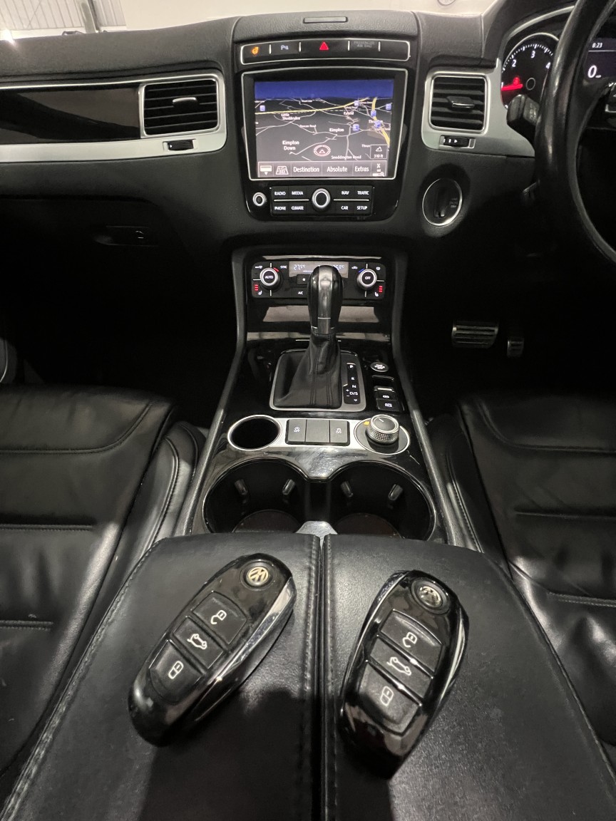 Used Volkswagen Touareg 2015 for sale - 77342648: Photo 15