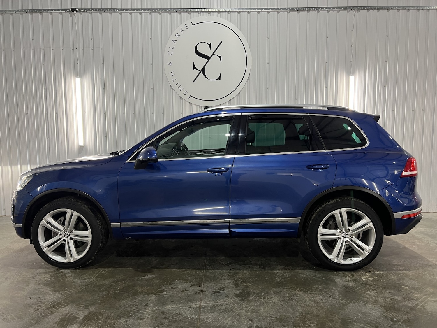 Used Volkswagen Touareg 2015 for sale - 77342648: Photo 5