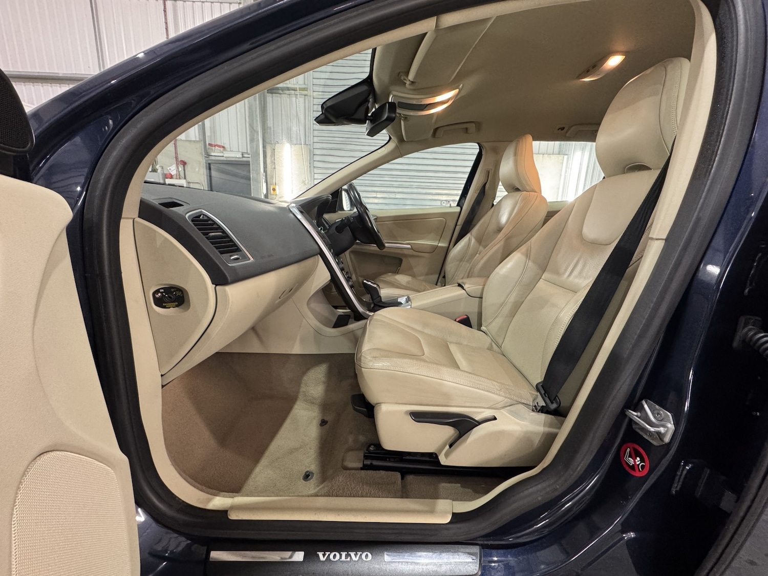 Used Volvo XC60 2013 for sale - 77979923: Photo 11