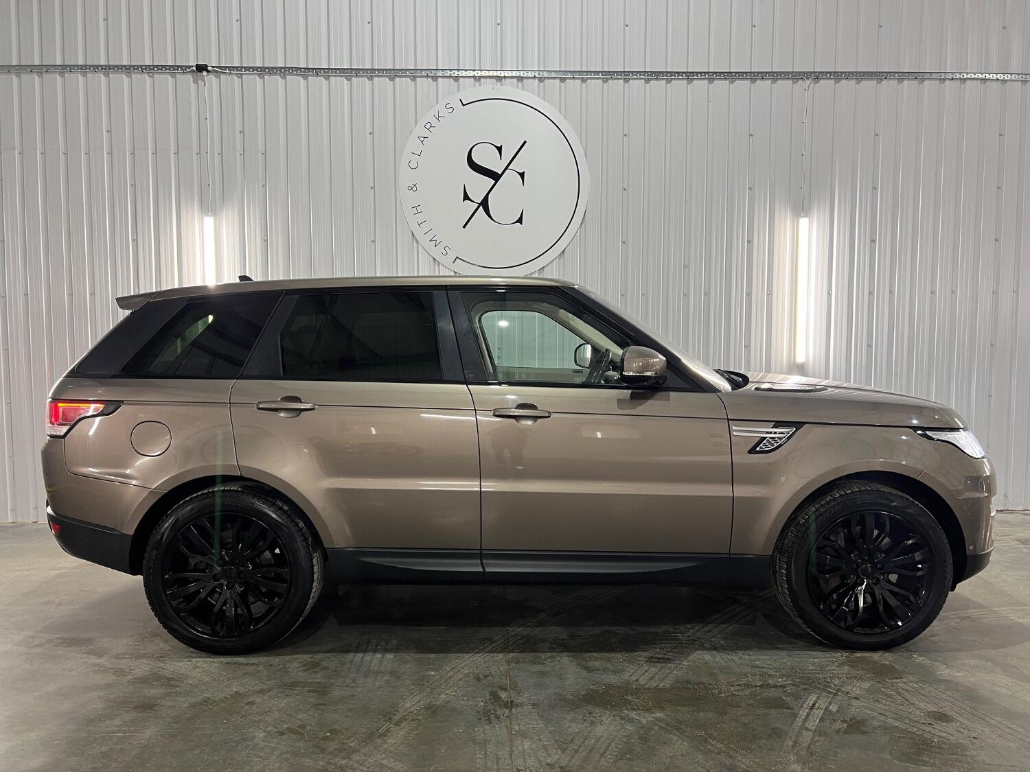 Used Land Rover Range Rover Sport 2015 for sale - 76358168: Photo 2