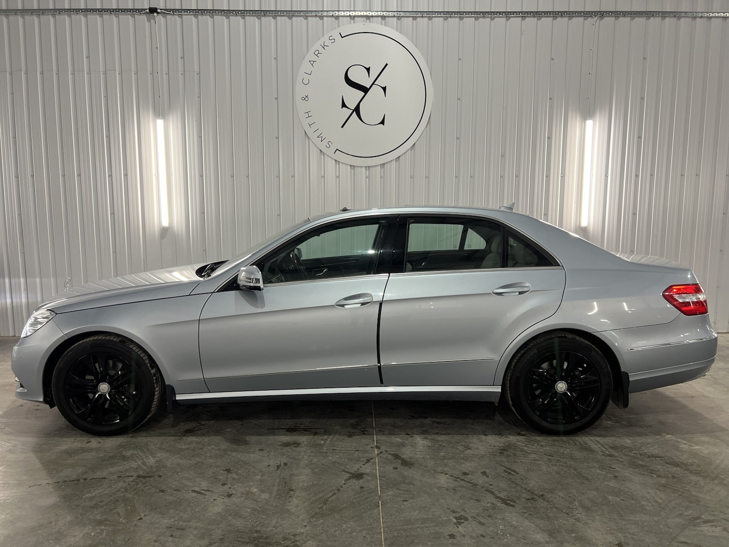 Used Mercedes-Benz E Class 2013 for sale - 77595468: Photo 5