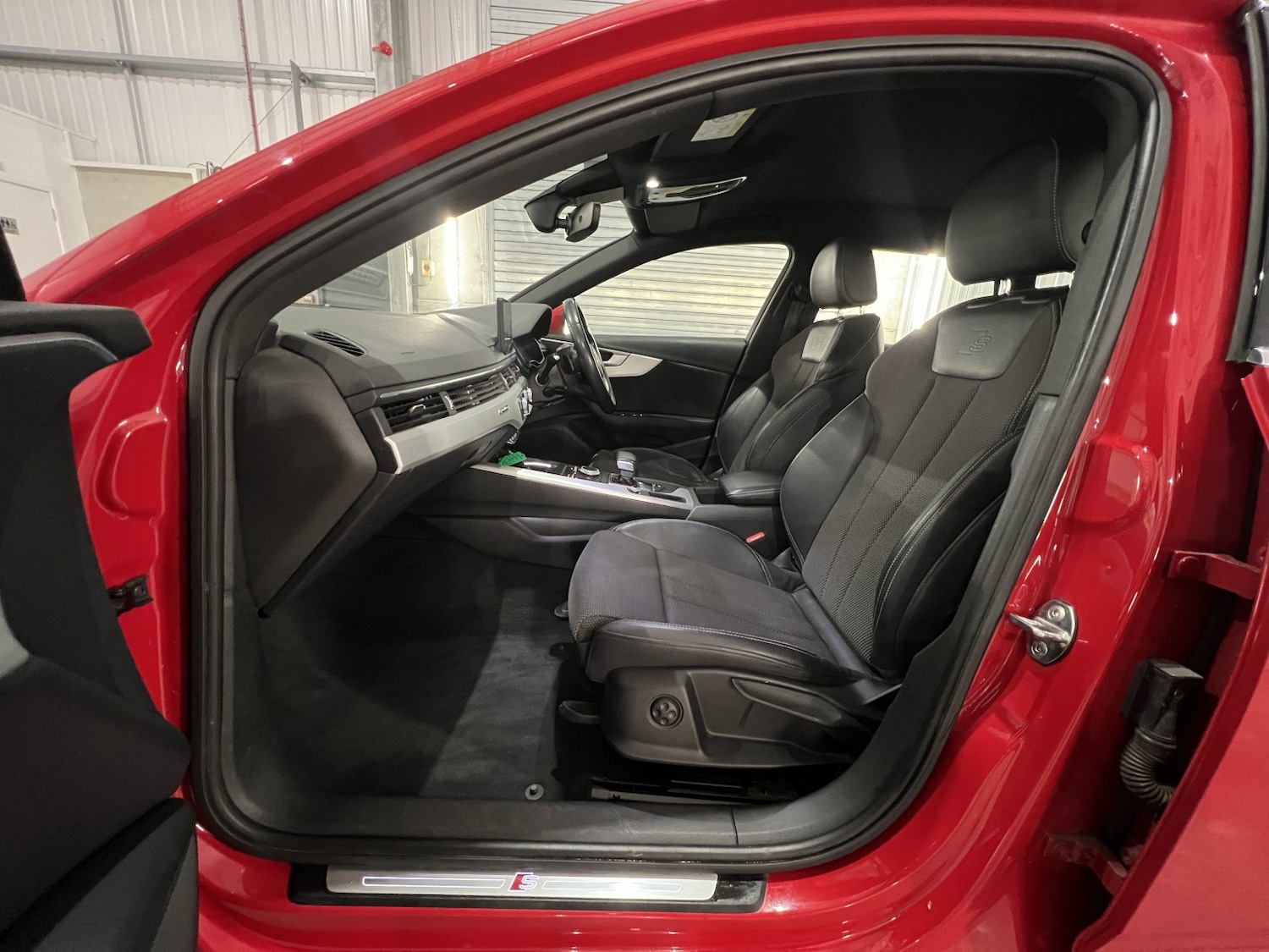 Used Audi A4 Avant 2017 for sale - 77965562: Photo 11