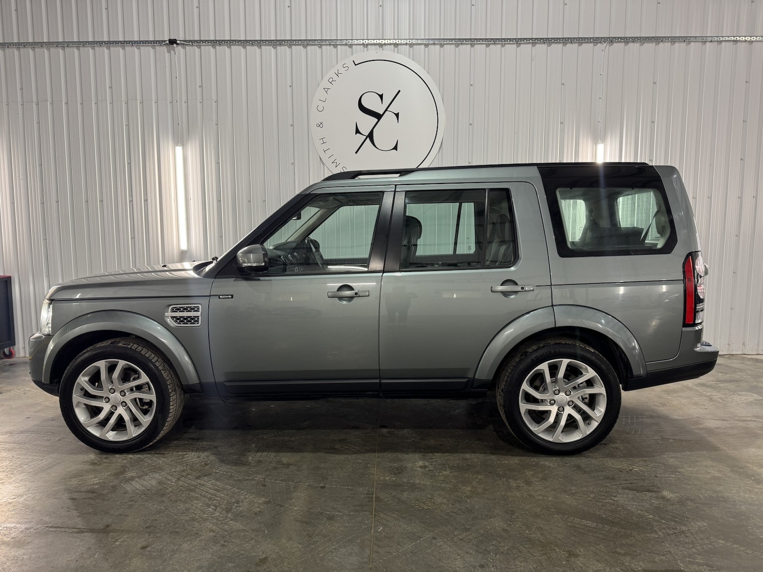Used Land Rover Discovery 4 2015 for sale - 77965559: Photo 5