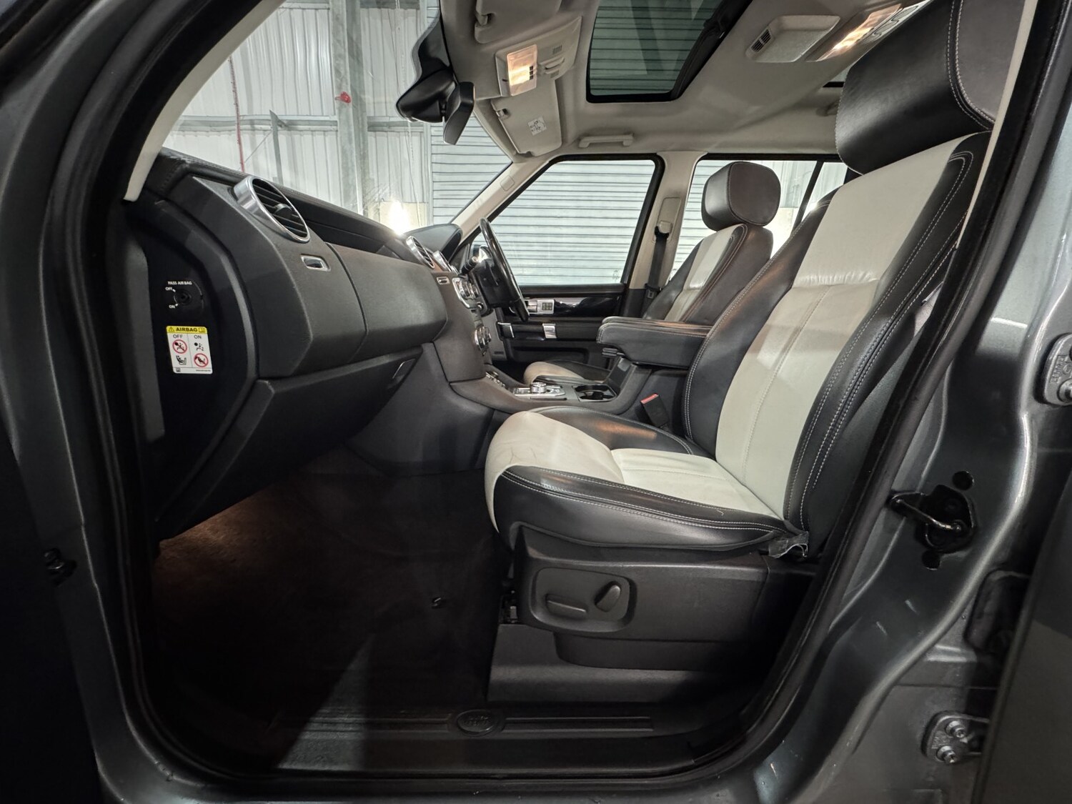 Used Land Rover Discovery 2015 for sale - 77675695: Photo 11