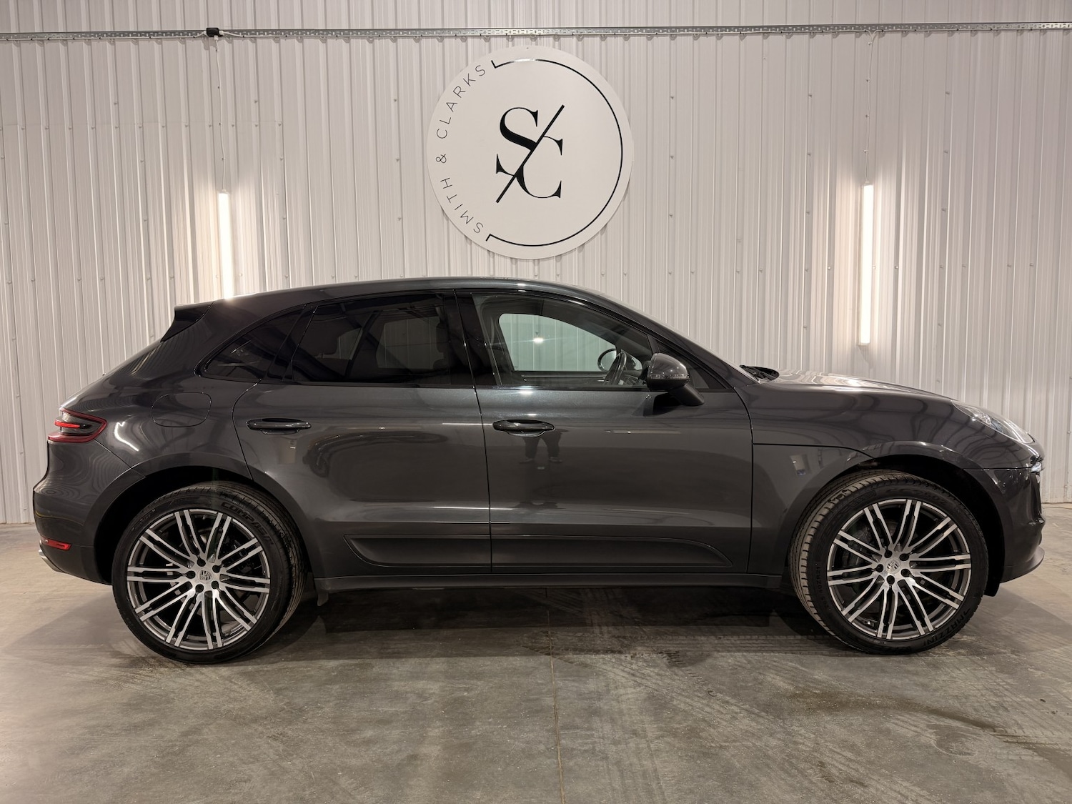 Used Porsche Macan 2016 for sale - 77749961: Photo 2