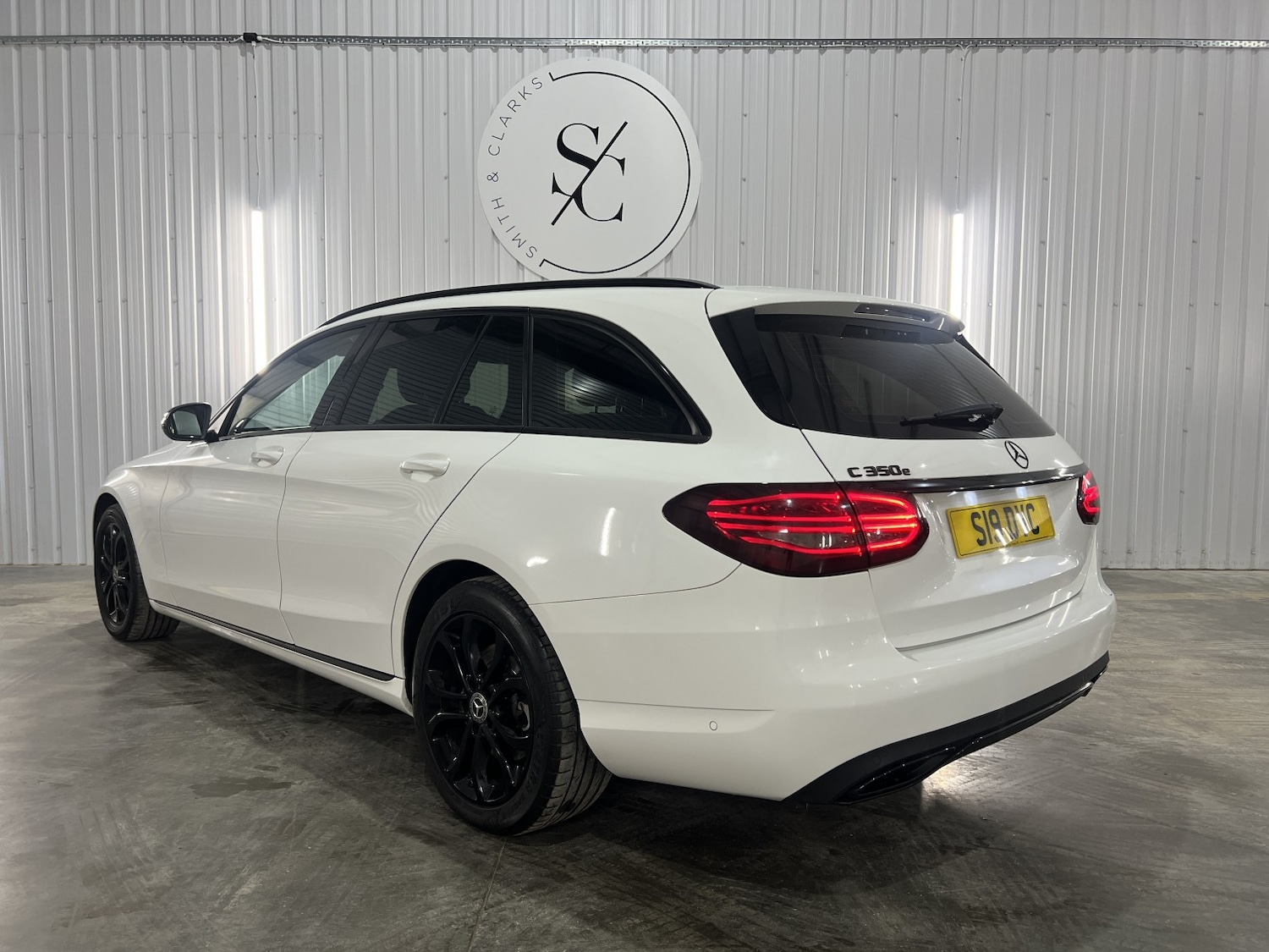 Used Mercedes-Benz C Class 2017 for sale - 76940107: Photo 4