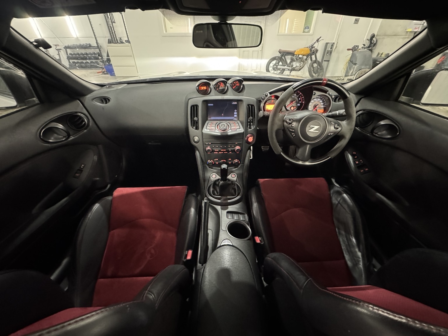 Used Nissan 370 Z 2014 for sale - 77965556: Photo 11