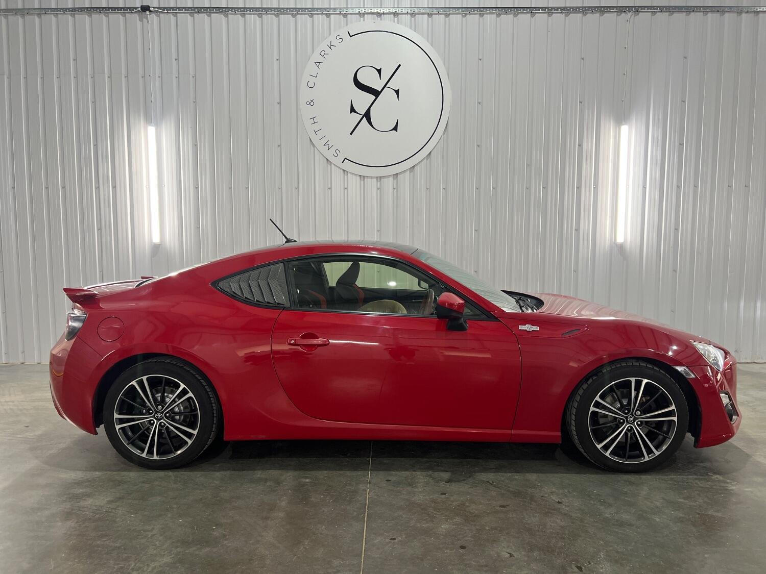 Used Toyota GT86 2012 for sale - 76358221: Photo 2