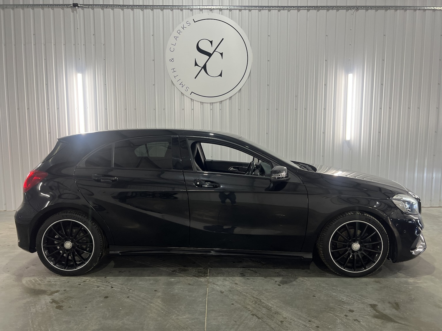Used Mercedes-Benz A-Class 2016 for sale - 76358064: Photo 2