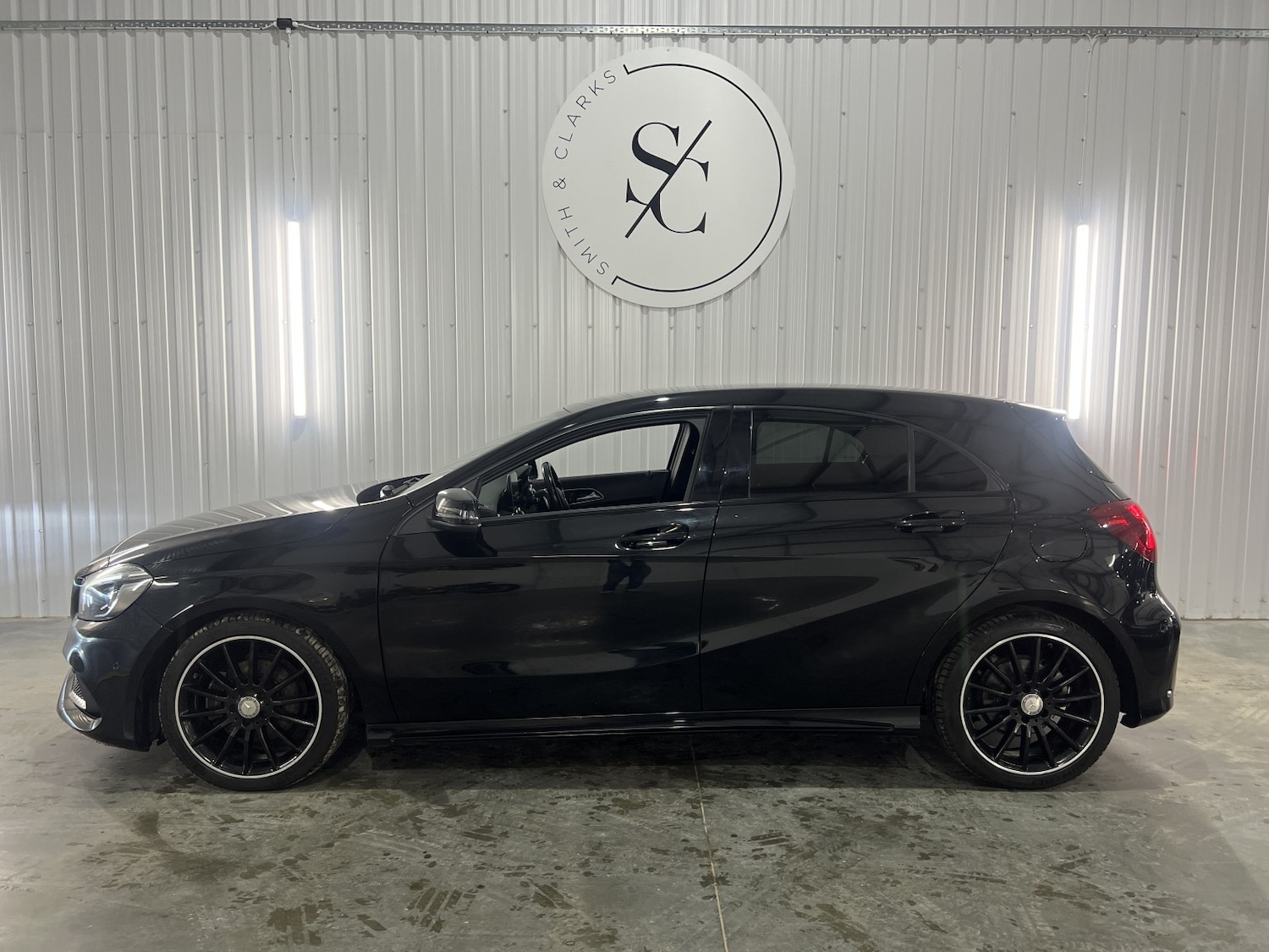 Used Mercedes-Benz A-Class 2016 for sale - 76358064: Photo 5