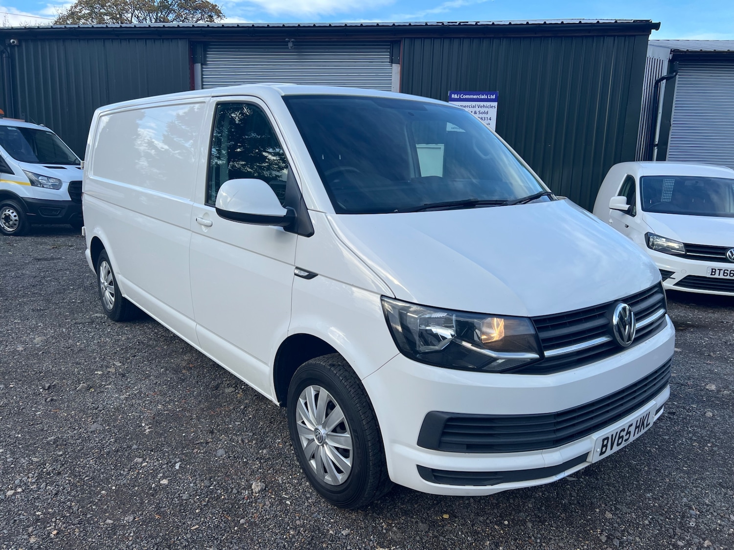 Used Volkswagen Transporter 2015 for sale - 76478107: Photo 1