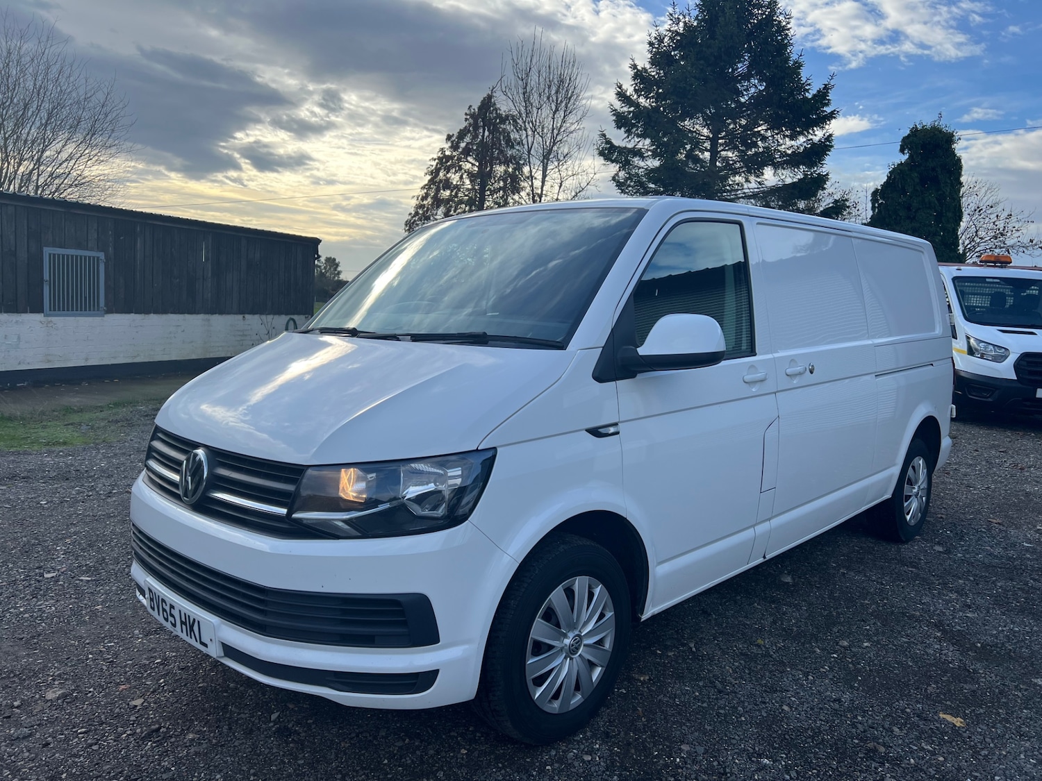 Used Volkswagen Transporter 2015 for sale - 76478107: Photo 2