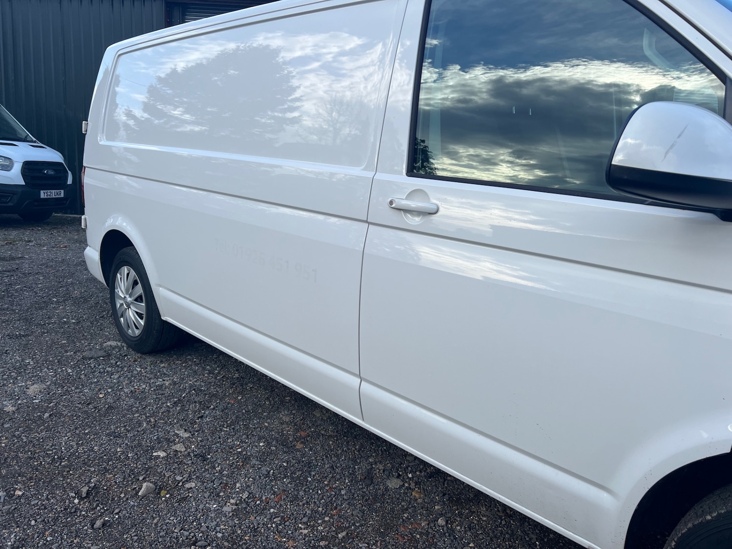 Used Volkswagen Transporter 2015 for sale - 76478107: Photo 8