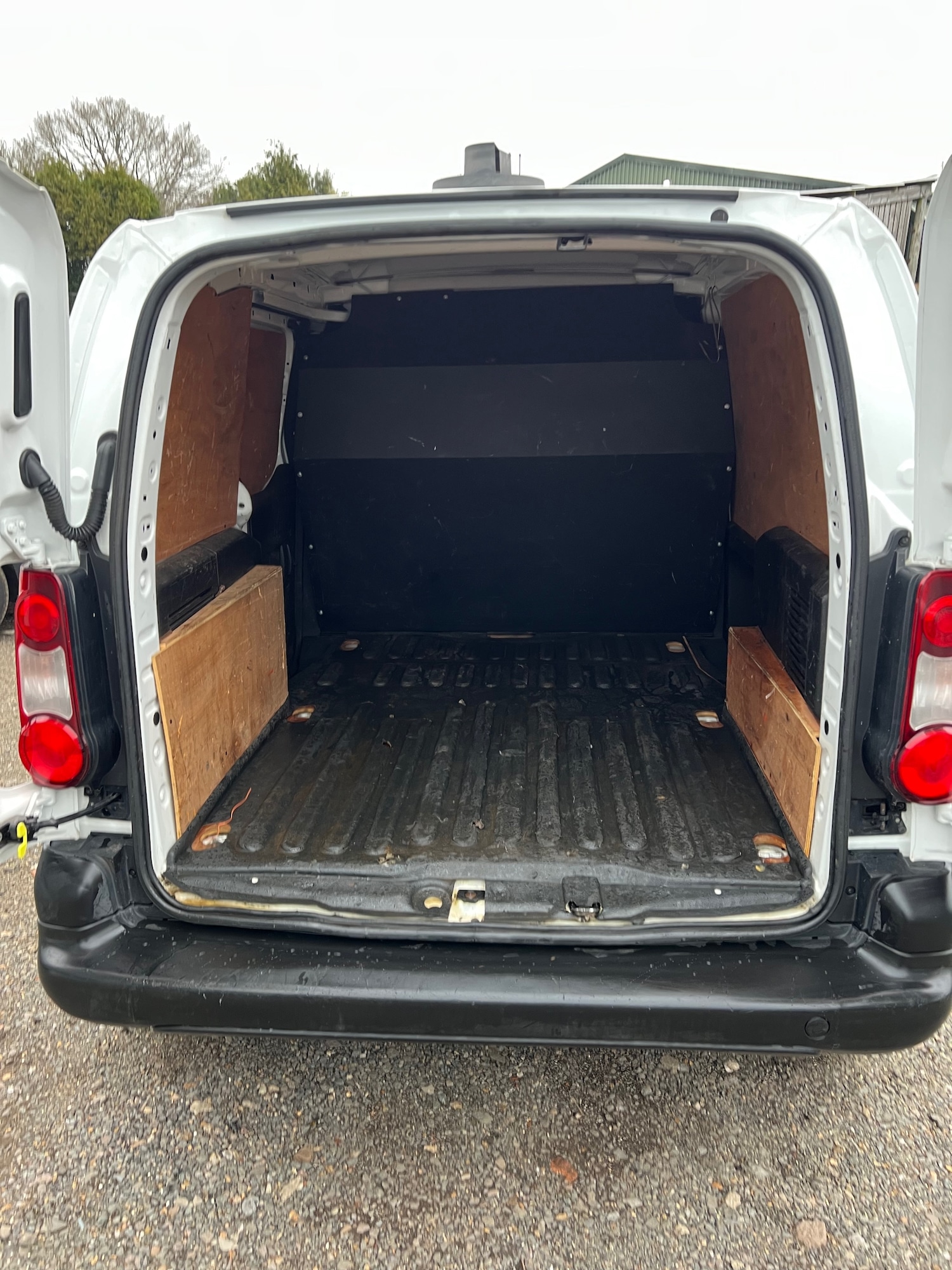 Used Peugeot Partner 2016 for sale - 77778732: Photo 12