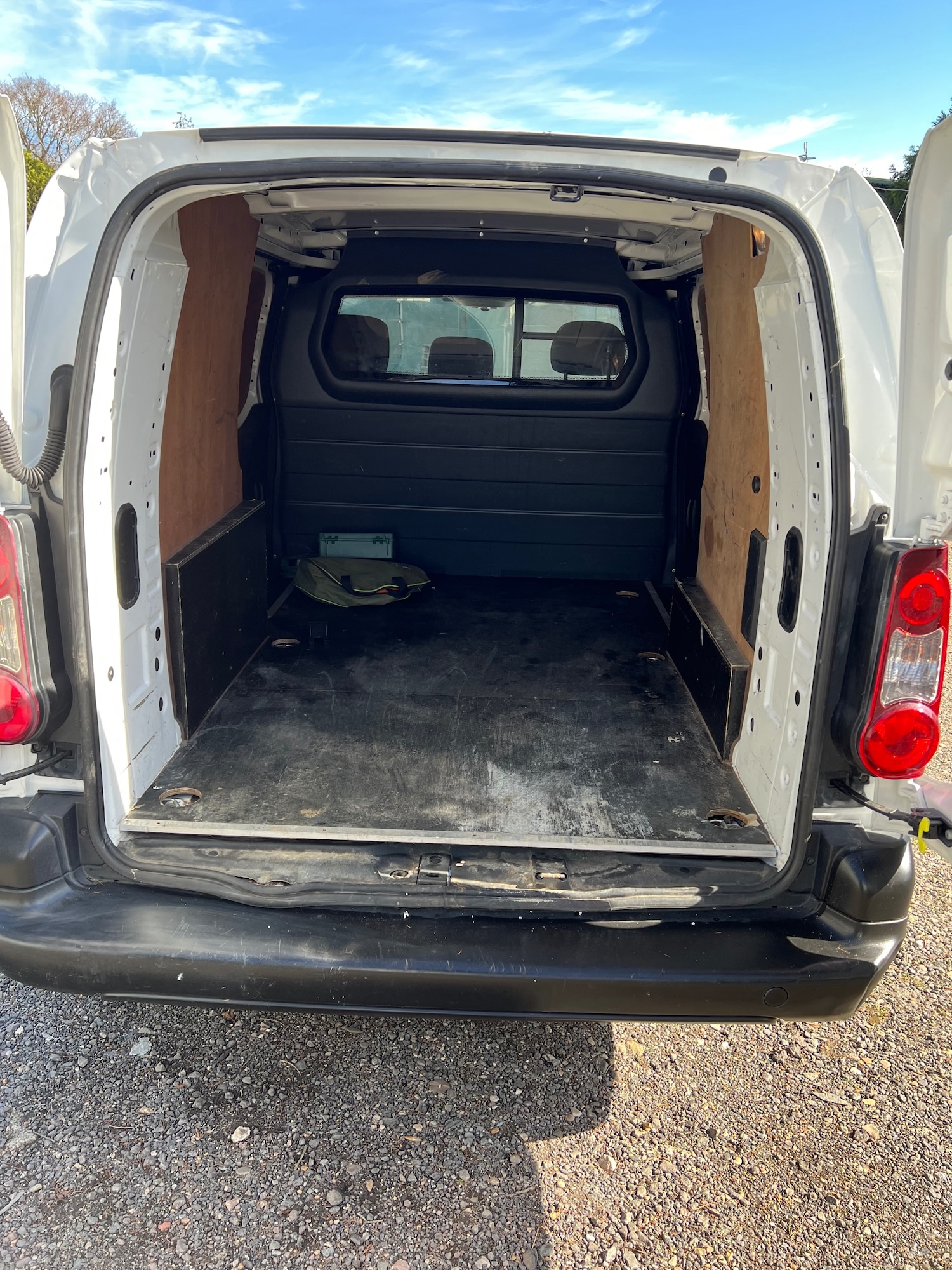 Used Peugeot Partner 2018 for sale - 77916903: Photo 7