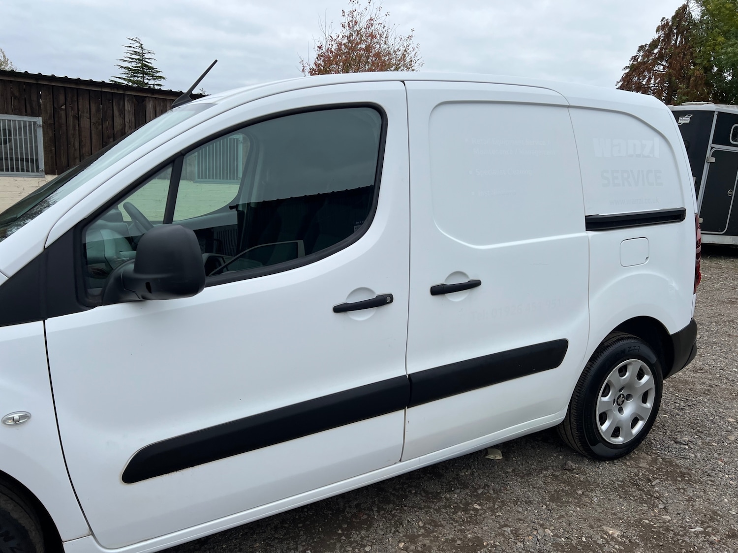 Used Peugeot Partner 2017 for sale - 76287381: Photo 4