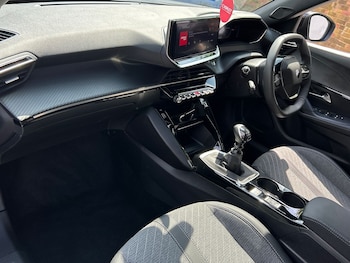 Used Peugeot 2008 2024 for sale - 75261725: Photo