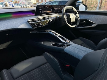 Used Peugeot 5008 2025 for sale - 76509028: Photo