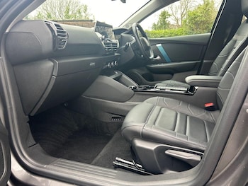 Used Citroen e-C4 2022 for sale - 77974256: Photo