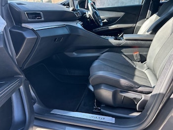 Used Peugeot 5008 2023 for sale - 78352317: Photo