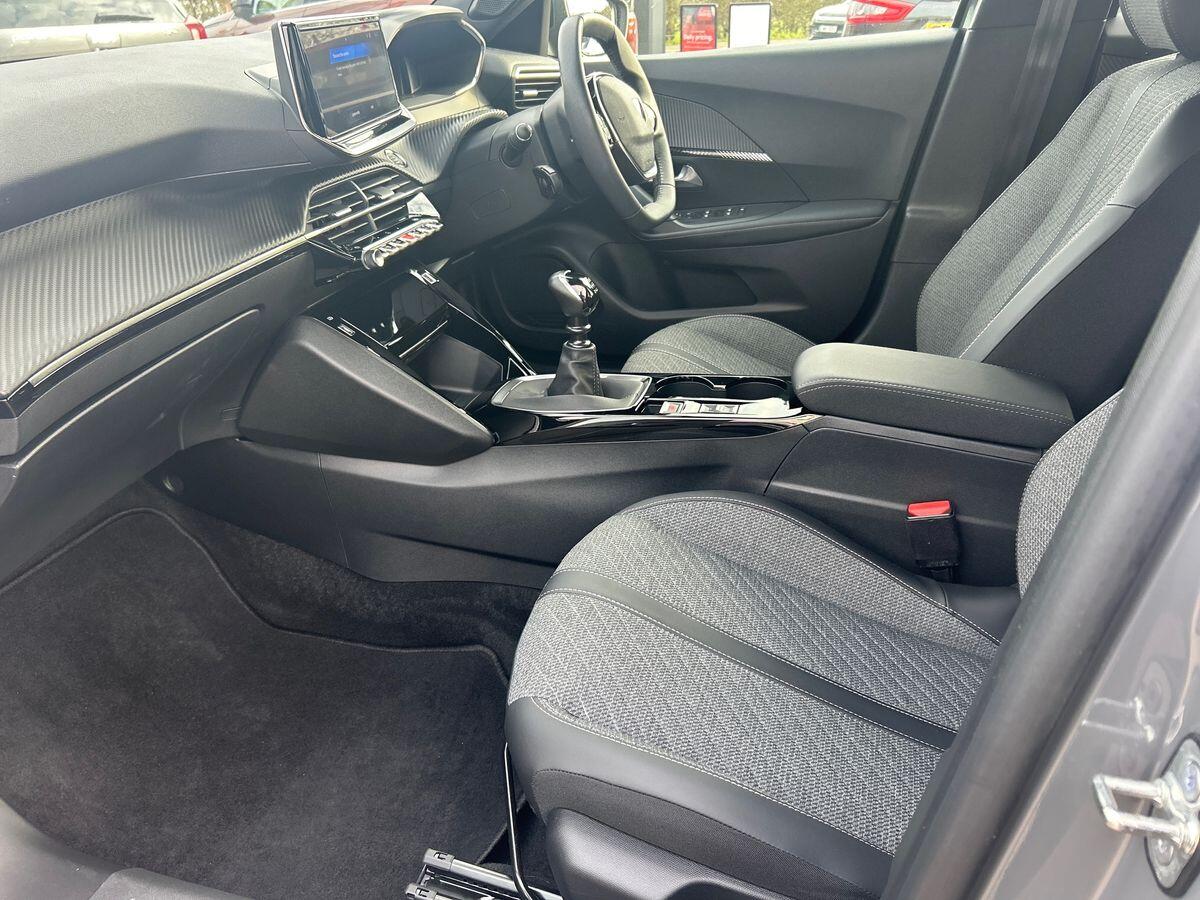 Used Peugeot 2008 2024 for sale - 77812650: Photo 2