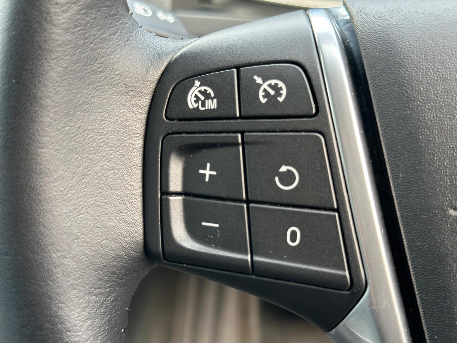 Used Volvo S60 2016 for sale - 76993775: Photo 35