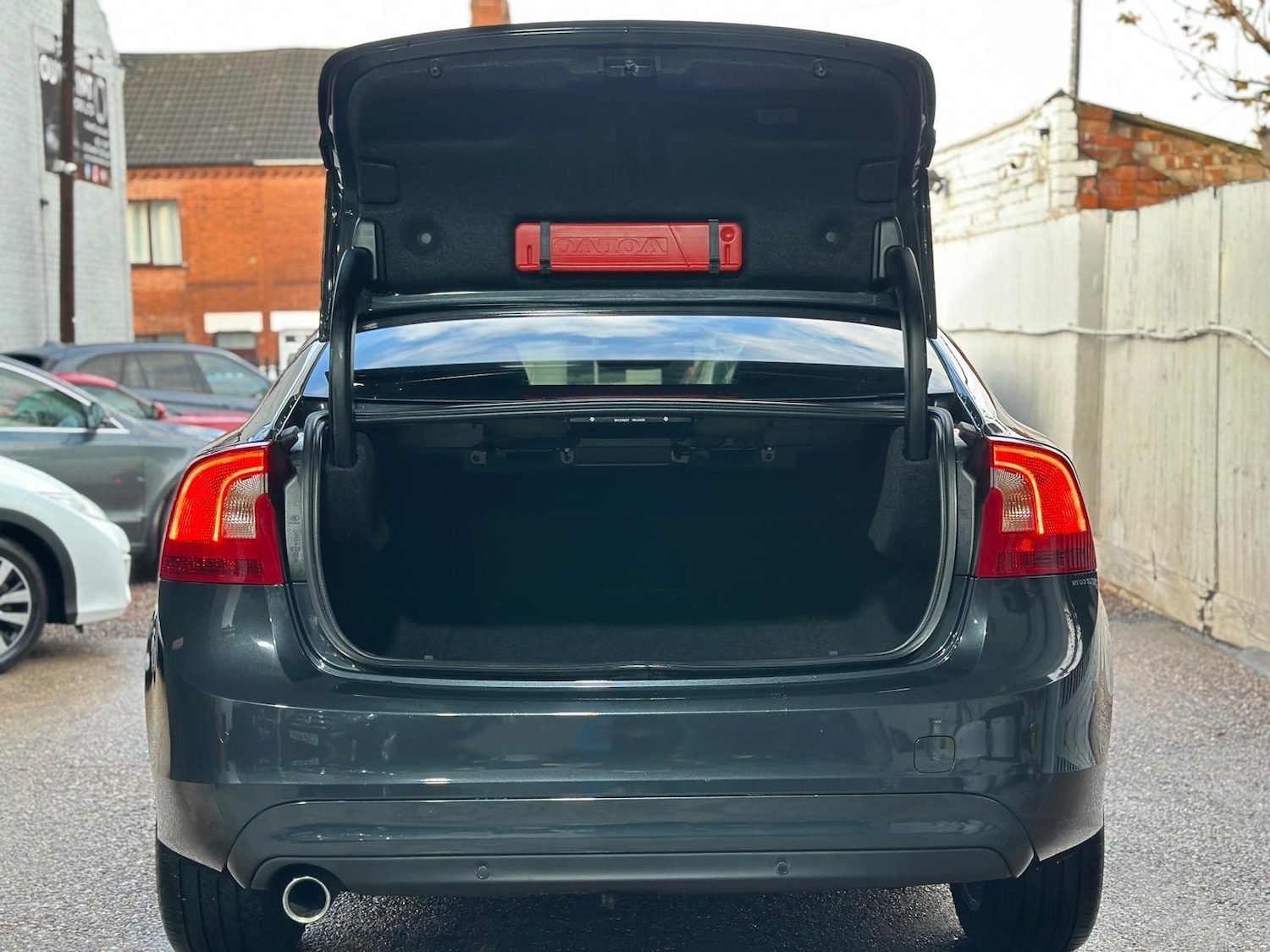 Used Volvo S60 2016 for sale - 76993775: Photo 8