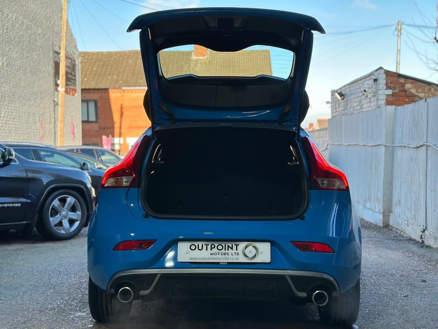 Used Volvo V40 2015 for sale - 77131687: Photo 10