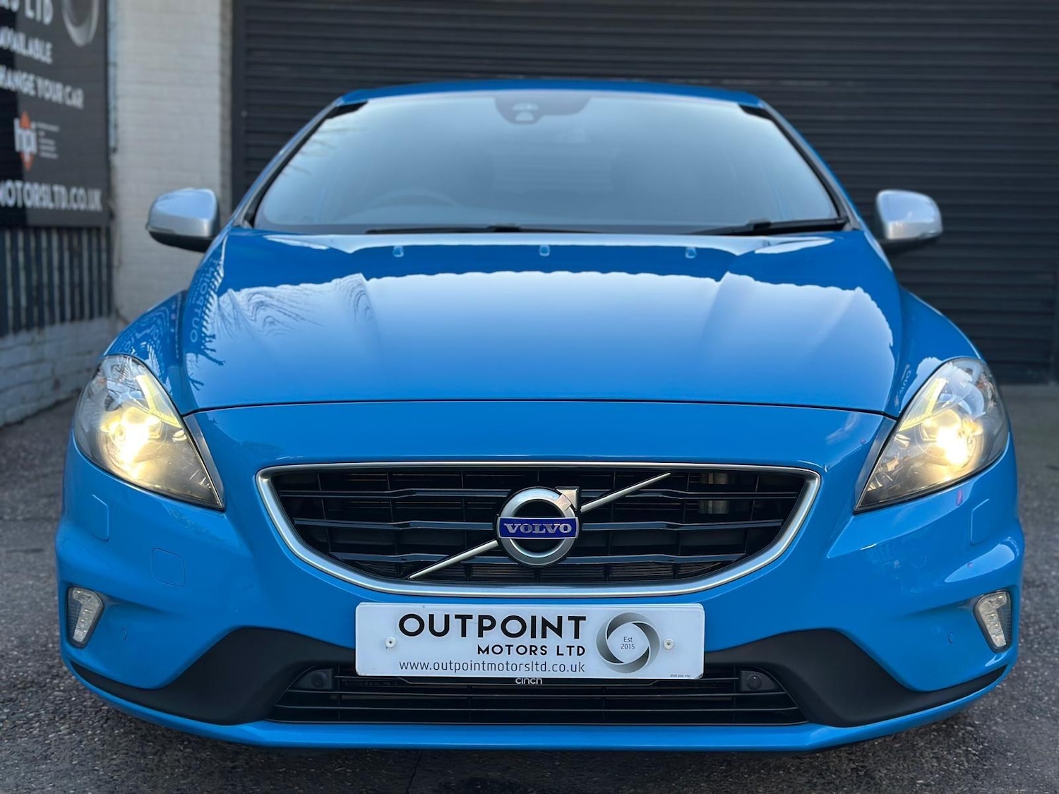 Used Volvo V40 2015 for sale - 77131687: Photo 2