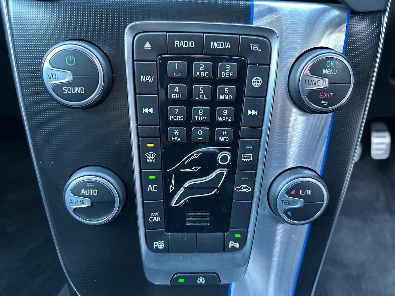 Used Volvo V40 2015 for sale - 77131687: Photo 26