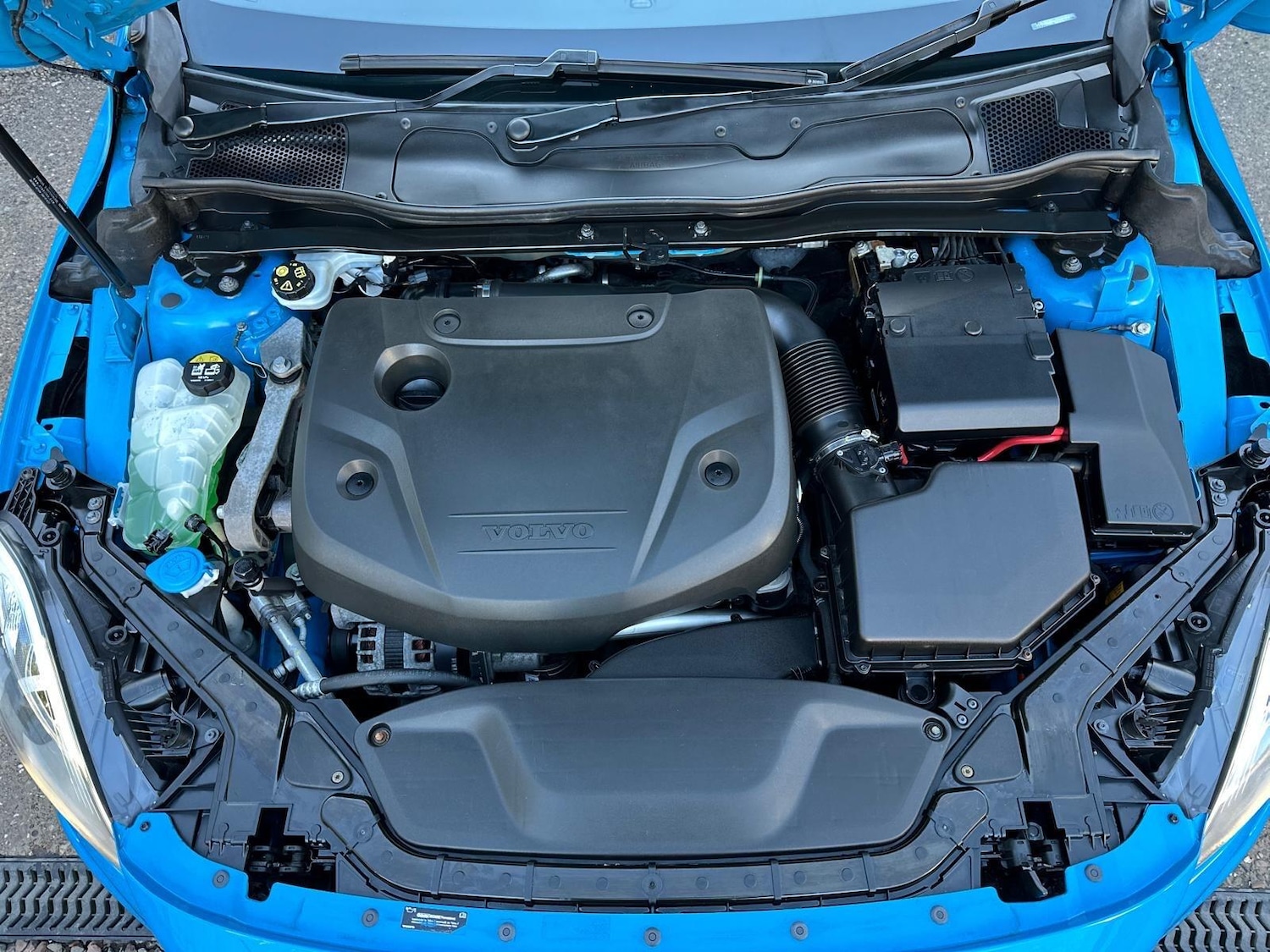 Used Volvo V40 2015 for sale - 77131687: Photo 35