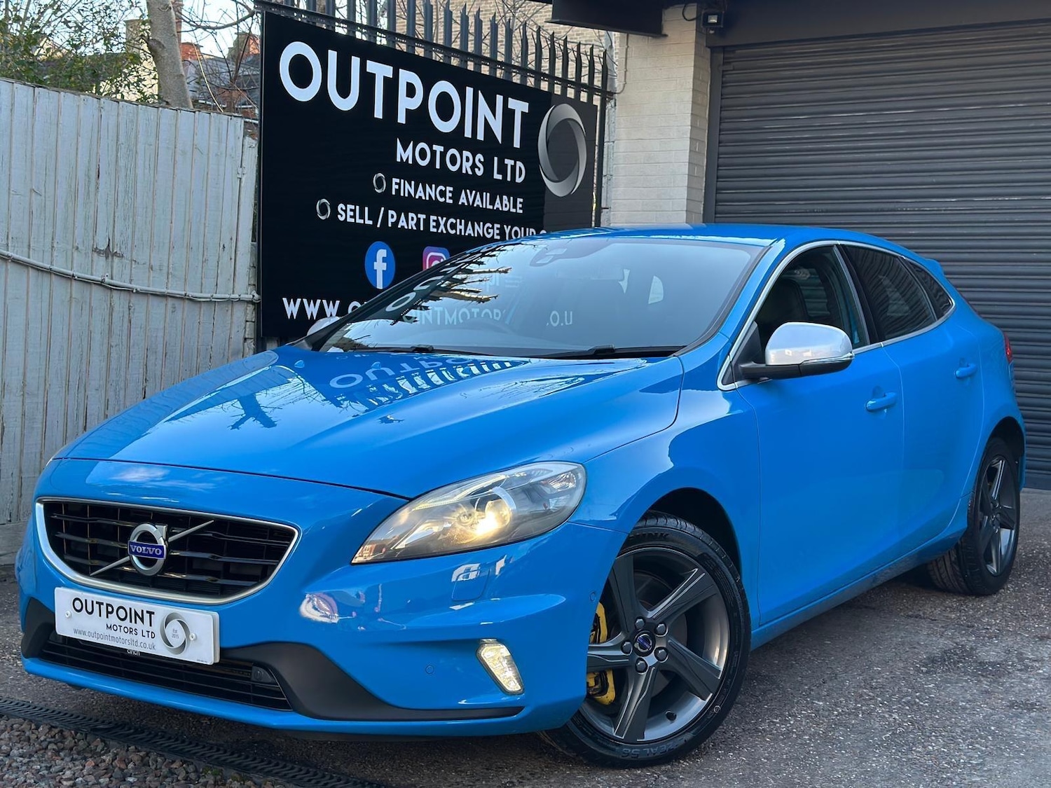 Used Volvo V40 2015 for sale - 77131687: Photo 4