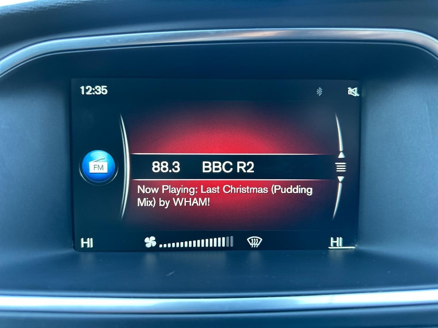 Used Volvo V40 2015 for sale - 77131687: Photo 40