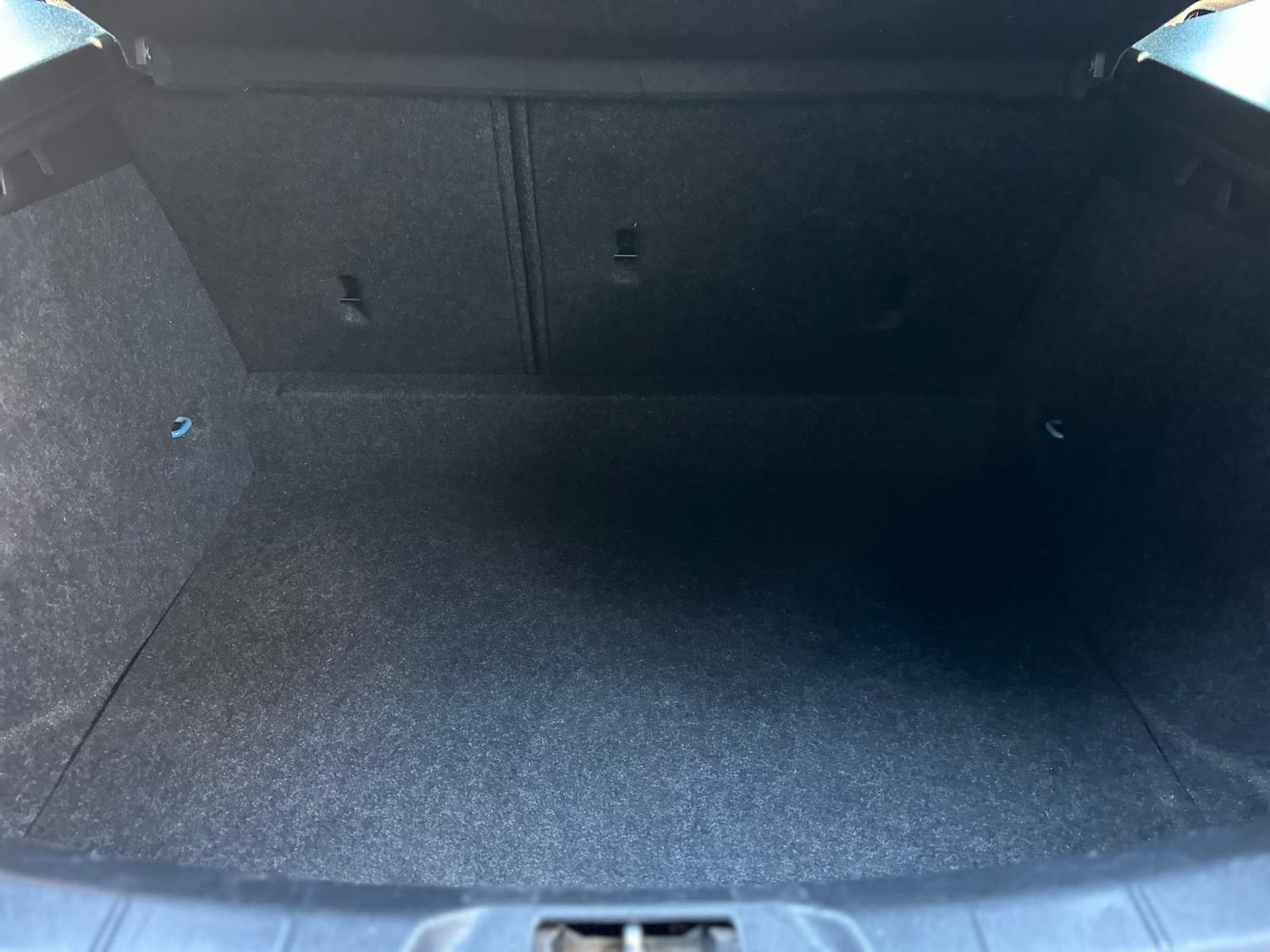 Used Volvo V40 2015 for sale - 77131687: Photo 48