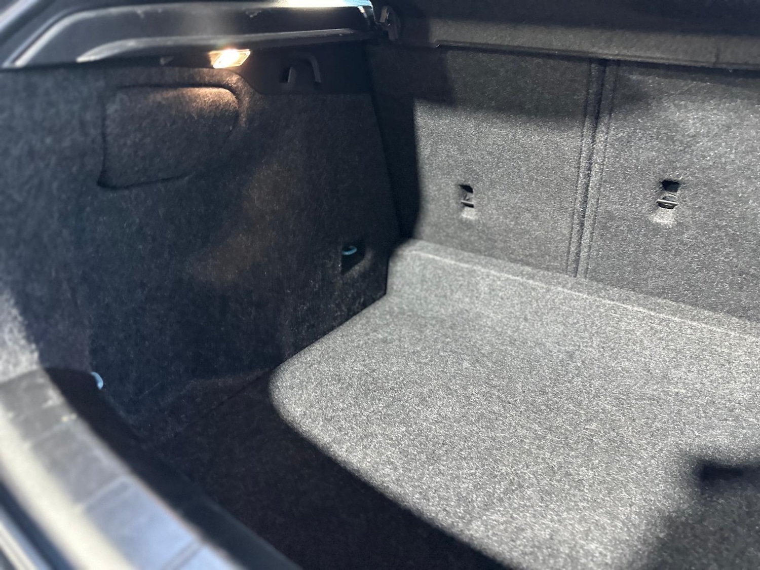 Used Volvo V40 2015 for sale - 77131687: Photo 49