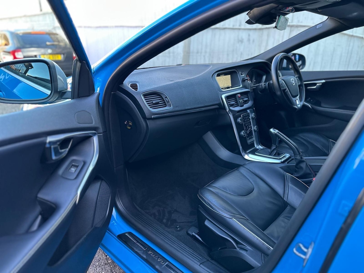 Used Volvo V40 2015 for sale - 77131687: Photo 52