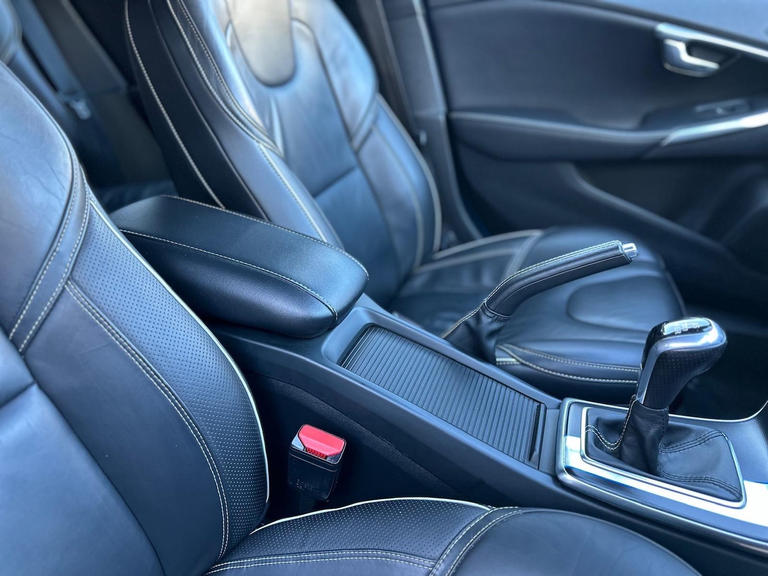 Used Volvo V40 2015 for sale - 77131687: Photo 56