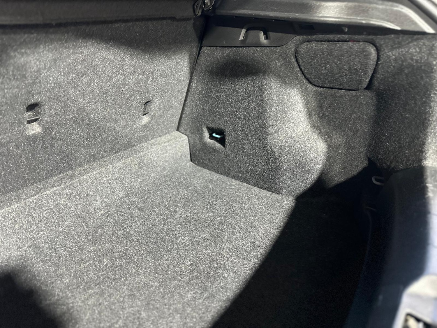 Used Volvo V40 2015 for sale - 77131687: Photo 60