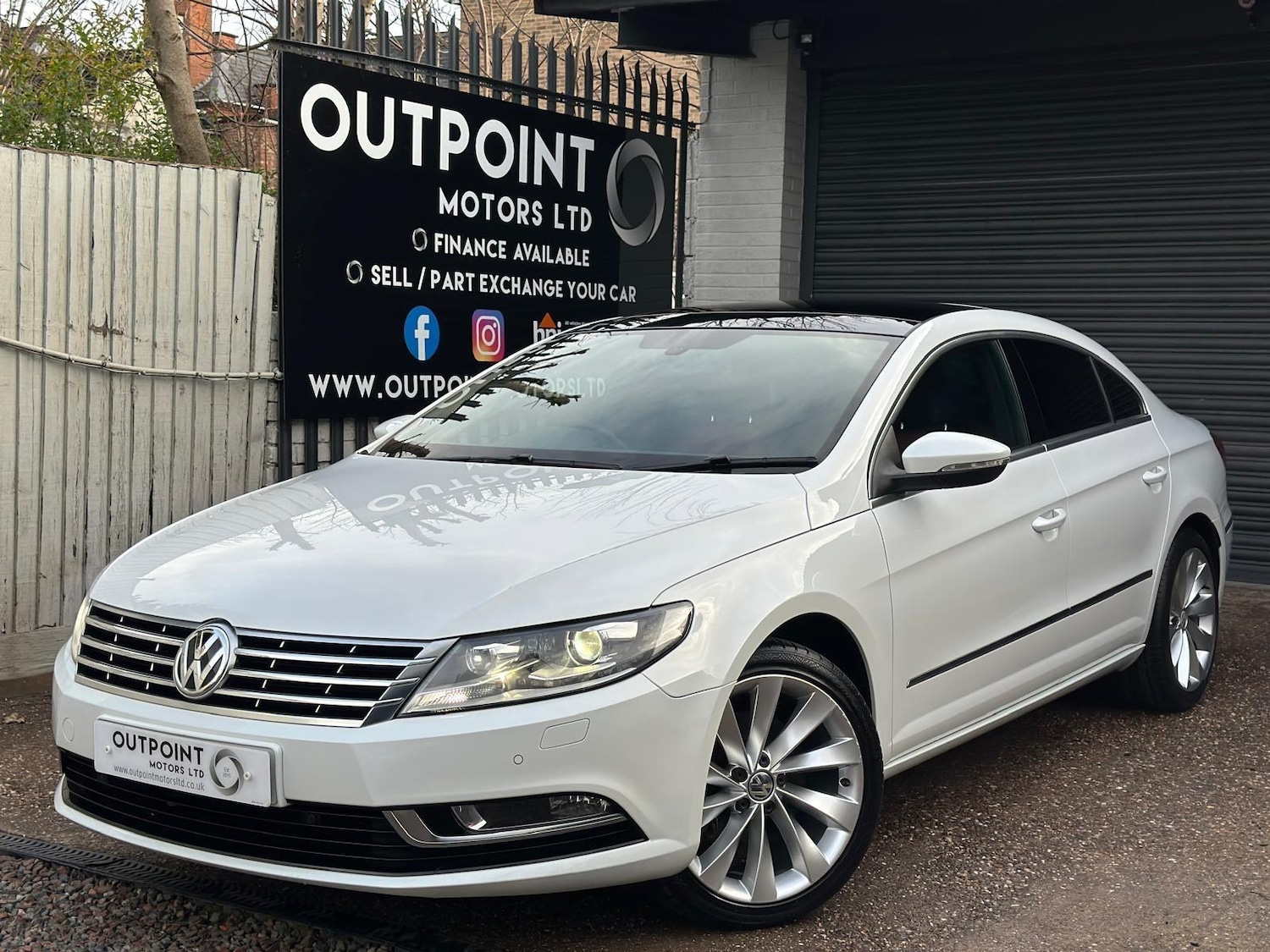 Used Volkswagen CC 2013 for sale - 76899404: Photo 1