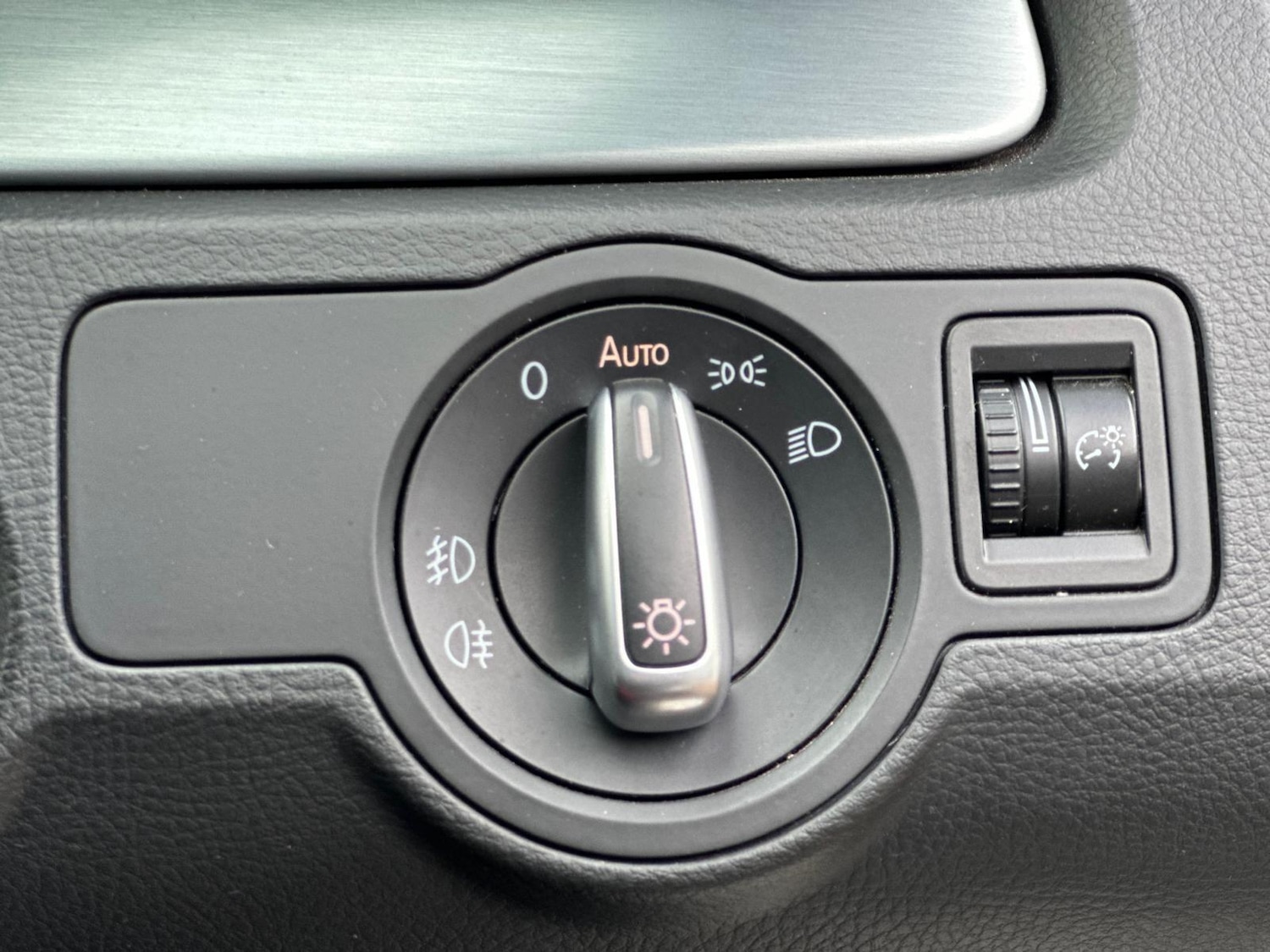 Used Volkswagen CC 2013 for sale - 76899404: Photo 27