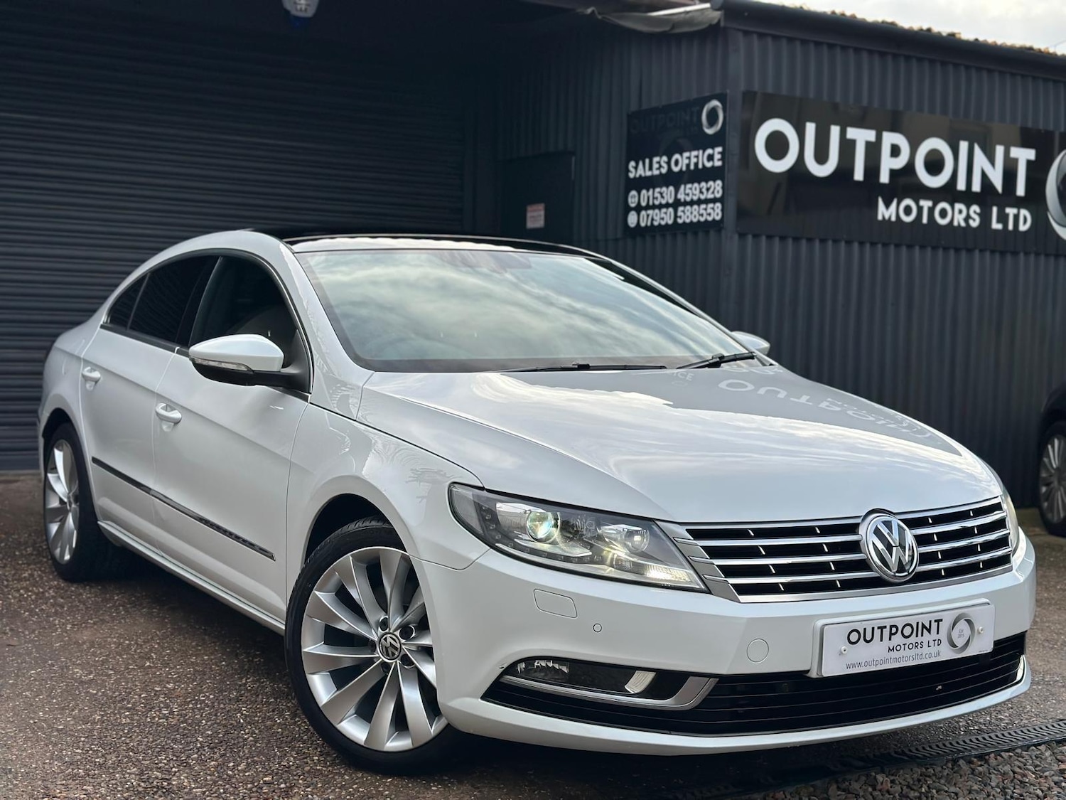 Used Volkswagen CC 2013 for sale - 76899404: Photo 3