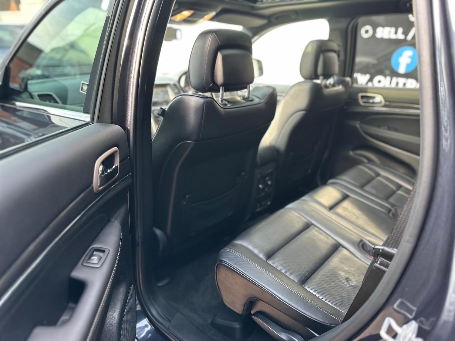 Used Jeep Grand Cherokee 2013 for sale - 76727702: Photo 36