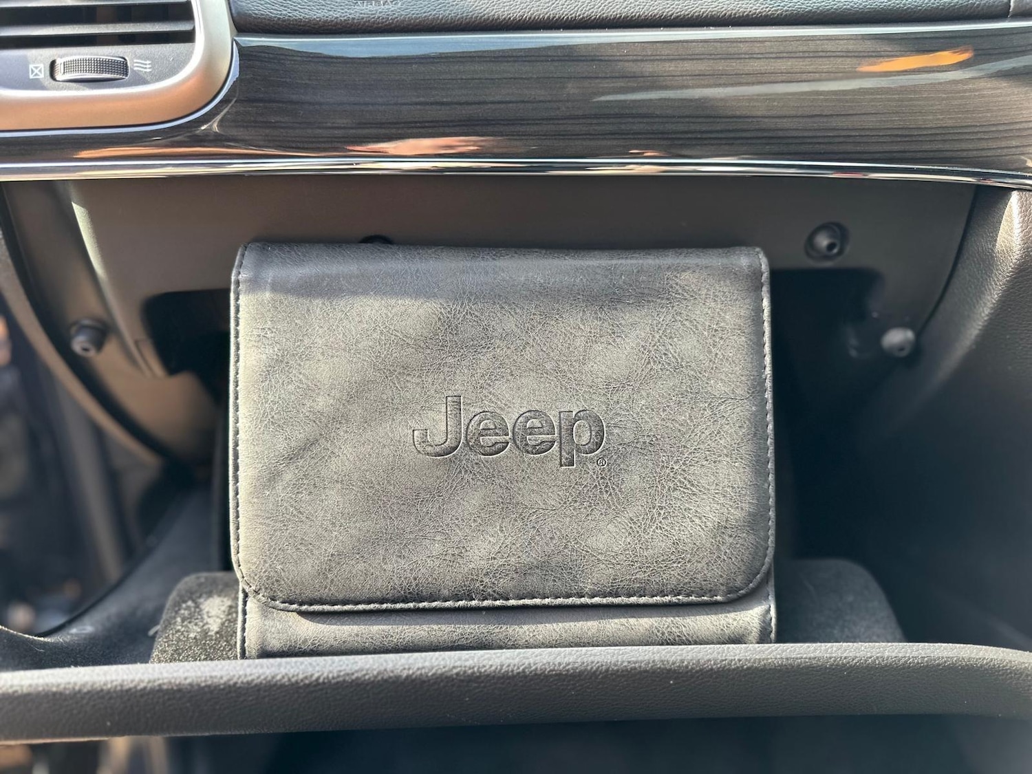 Used Jeep Grand Cherokee 2013 for sale - 76727702: Photo 70