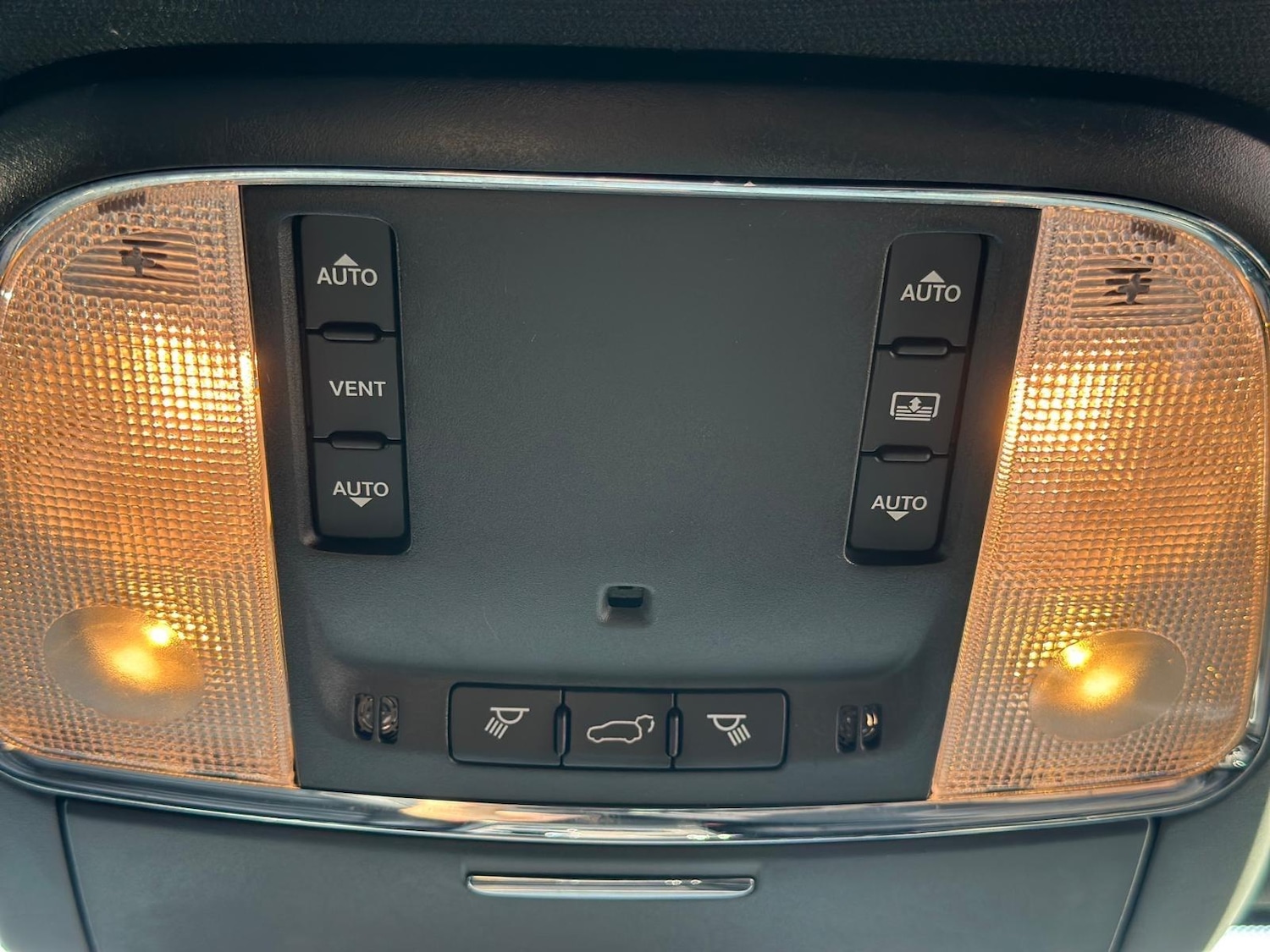 Used Jeep Grand Cherokee 2013 for sale - 76727702: Photo 75