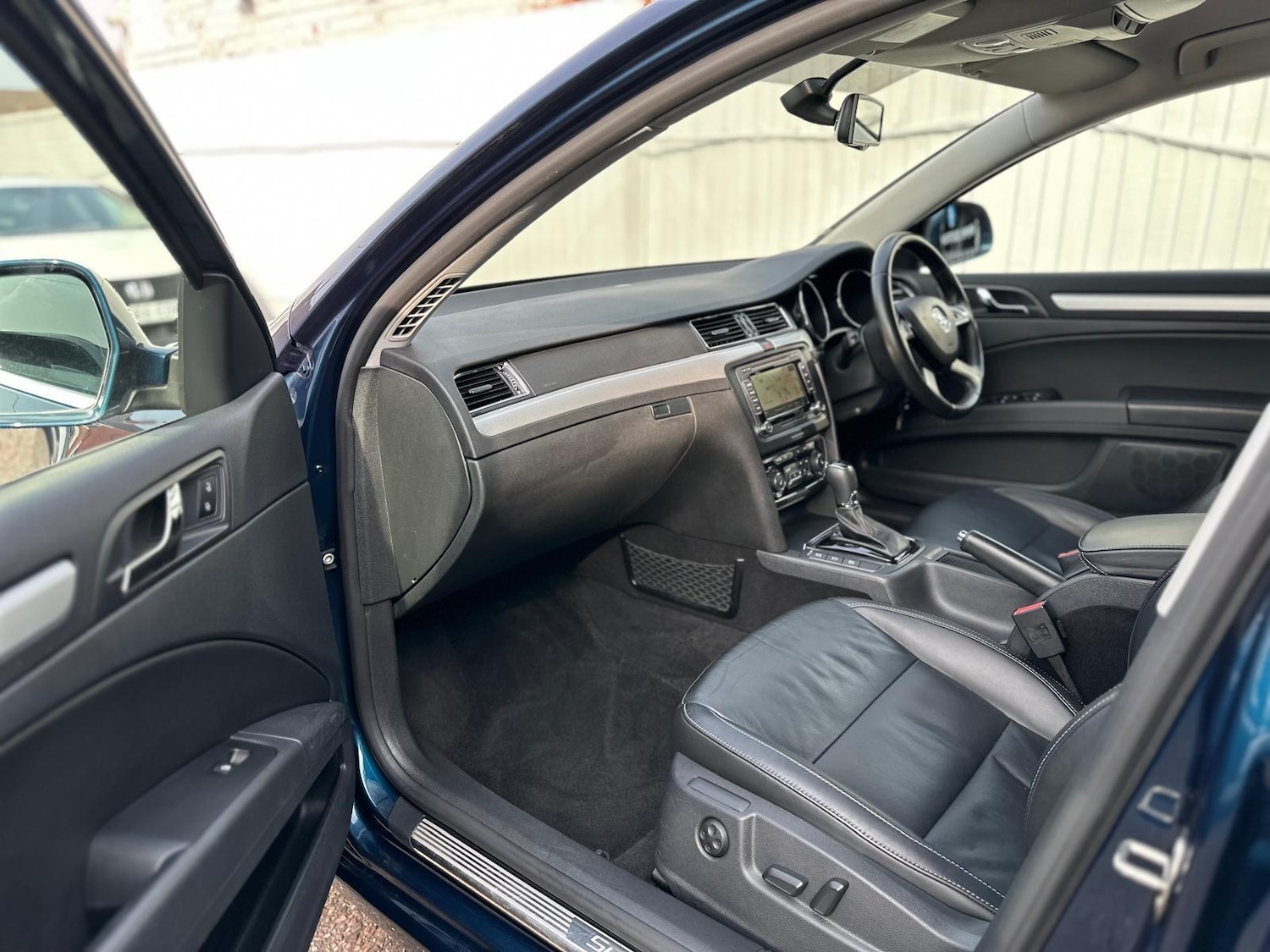 Used Skoda Superb 2014 for sale - 78100586: Photo 51